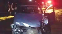 Carro ficou destruído após bater em carreta em Ipaussu — Foto: Redes sociais