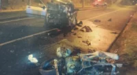 Moto e carro pegaram fogo após colisão em Tupã (SP) — Foto: João Trentini/Arquivo pessoal