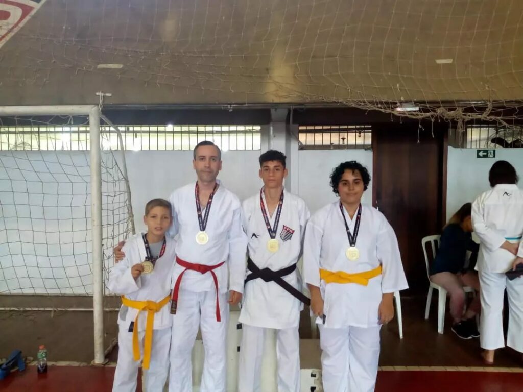 Atletas de Maracaí conquistam medalhas em etapa do Campeonato Paulista de Karatê (Foto: Departamento de Comunicação/Prefeitura de Maracaí)