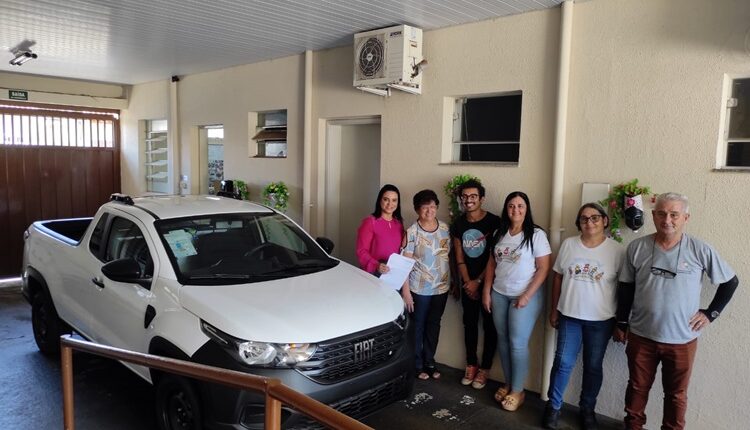 Assistência Social realiza entrega de veículo ao ‘Projeto SIM ao Deficiente’ (Foto: Divulgação)