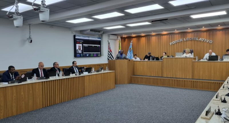 3ª sessão: quatro projetos aprovados e três adiados (Foto: Divulgação / Câmara Municipal de Assis)