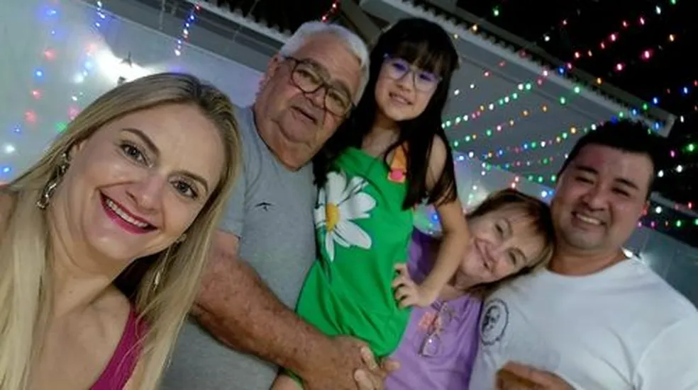 Empresária de Tupã e os parentes costumam passar as férias em São Sebastião — Foto: Arquivo pessoal