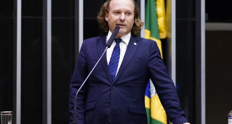 Rodrigo Agostinho (PSB-SP) durante sessão na Câmara dos Deputados, em 7 de dezembro de 2022 — Foto: Pablo Valadares/Câmara dos Deputados