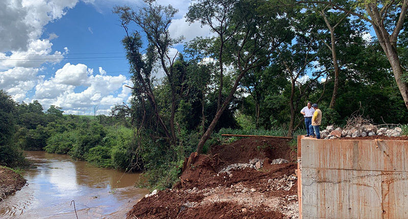 Obra de reconstrução da Ponte da Roseta em Paraguaçu Paulista é retomada após chuvas (Foto: Departamento de Comunicação/Prefeitura de Paraguaçu Paulista)