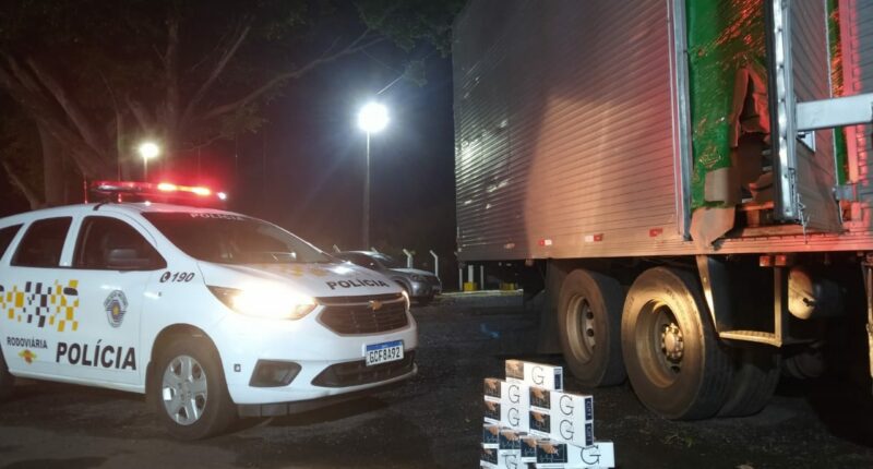 Homem é preso transportando 400 mil maços de cigarro contrabandeados em Tarumã (Foto: Polícia Rodoviária/Divulgação)