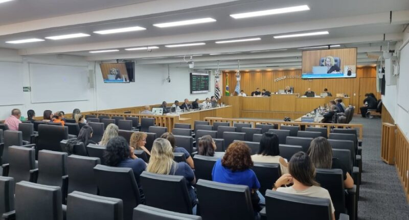 11ª Sessão Plenária tem dois pedidos de adiamento e cinco projetos aprovados (Foto: Divulgação/Câmara Municipal de Assis)