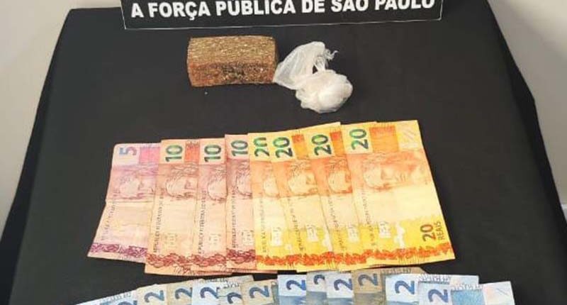 PM flagra tráfico de drogas em Palmital (Foto: Divulgação/Polícia Militar)